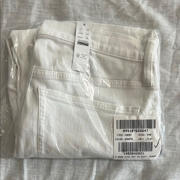 J. Crew Petite mid-rise kickout jean straight white Size 30P - Picture 3 of 12